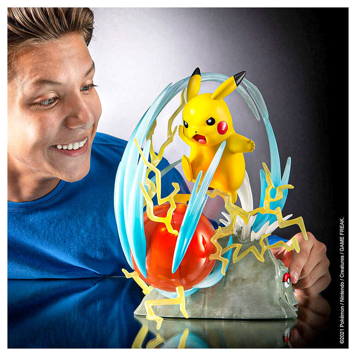 Pokémon Deluxe Collector Pikachu Figure