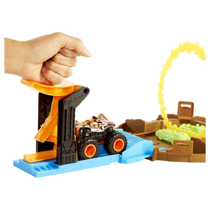 Hot Wheels Monster Trucks Stunt Tyre Playset